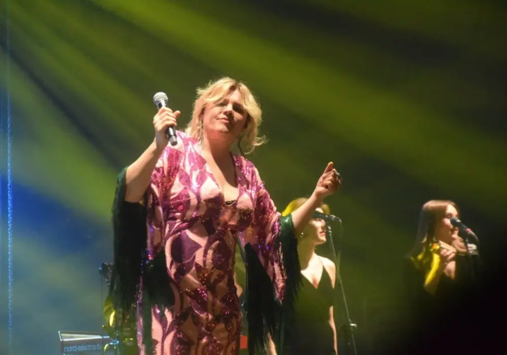 Ile trwa koncert Ani Dąbrowskiej? Oto, co warto wiedzieć o jej występie.