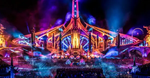 Ile zarabia DJ na Tomorrowland? Szokujące kwoty i fakty